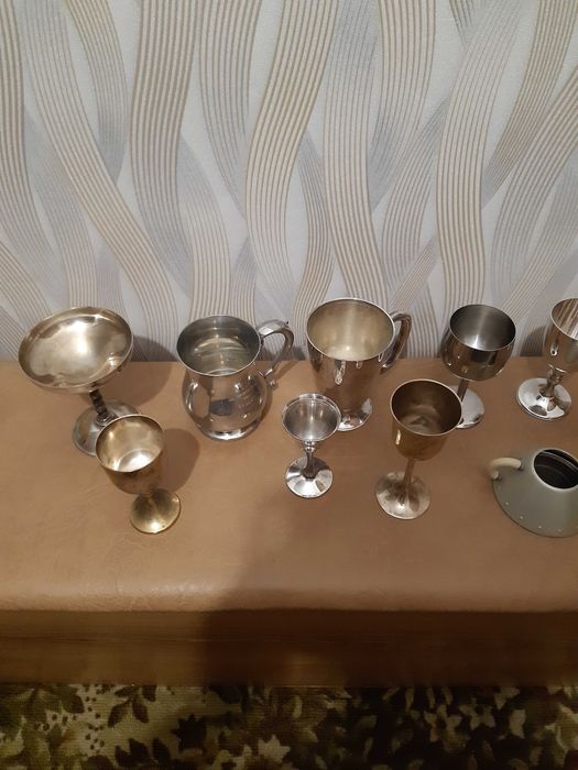 Кухонная утварь(рюмки, бокали, морожнницы)