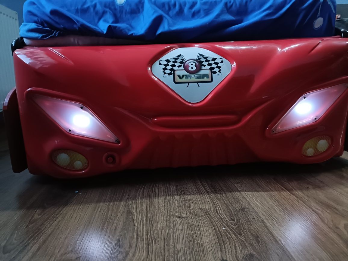 Łóżko wyścigówka samochód F1 materac LED dla chlopca