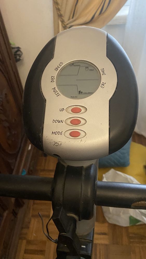 Bicicleta Estatica usada com visor avariado.Tem de vir buscar ao local