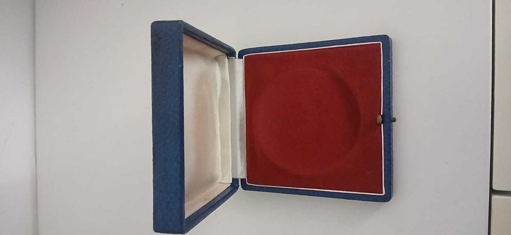 Medalha Comemorativa 200 Anos ao Serviço da Armada em estojo original