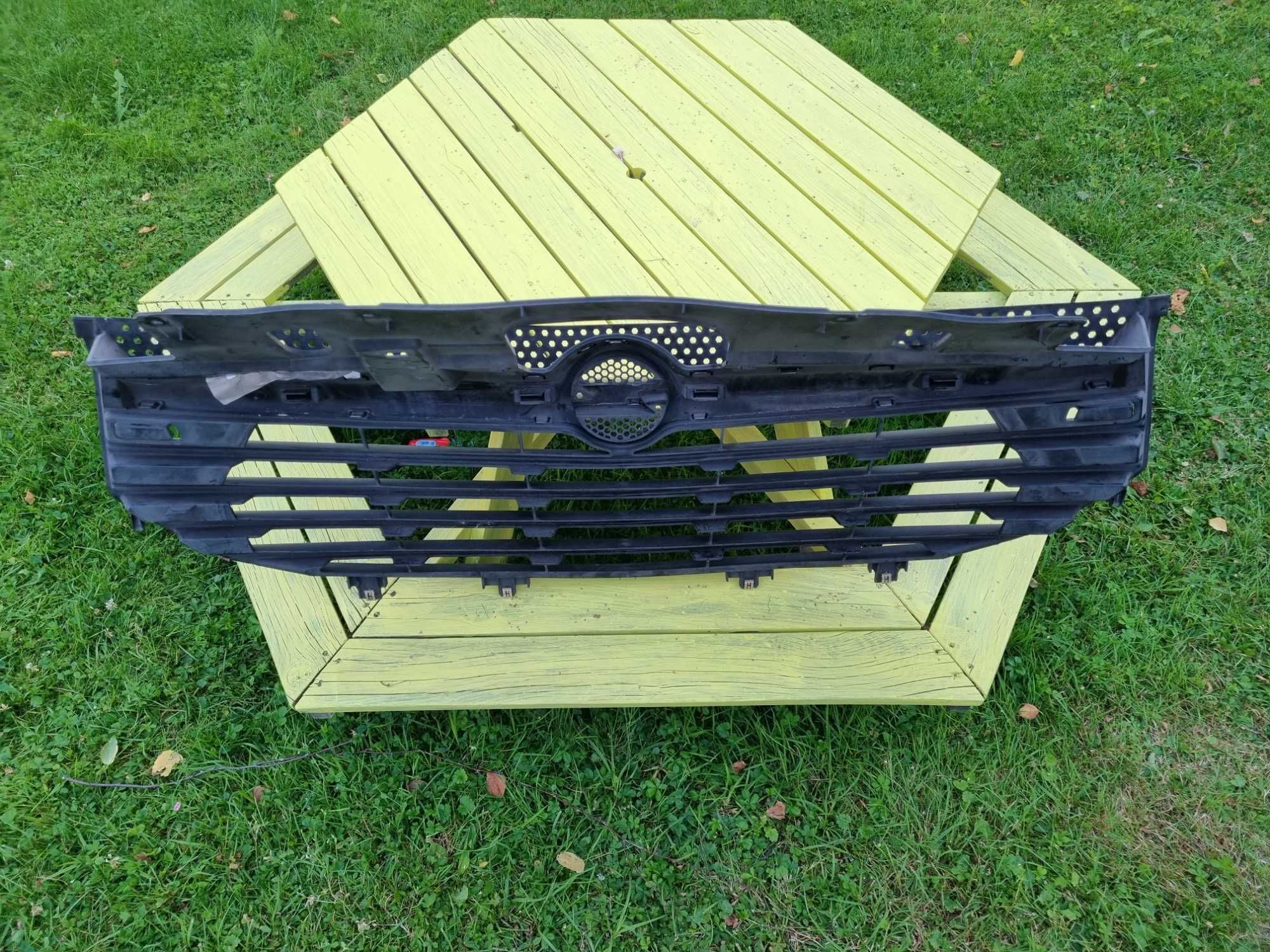 OPEL VIVARO B (14-19)- ATRAPA GRILL zderzaka chrom