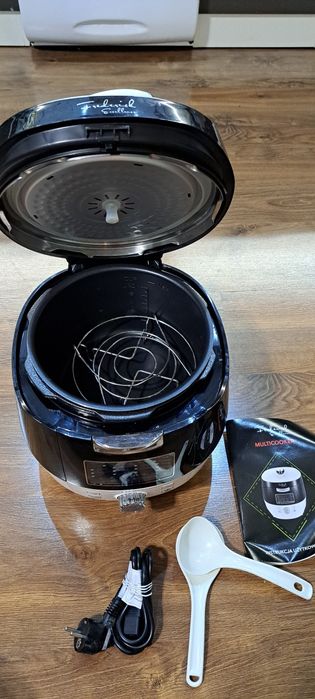 Garnek Multicooker model DE-19