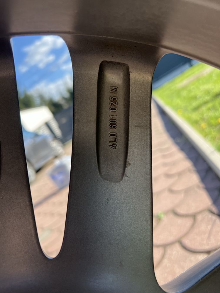 Felgi aluminiowe 20” z oponą Michelin 275/40 R20 (do SUV)