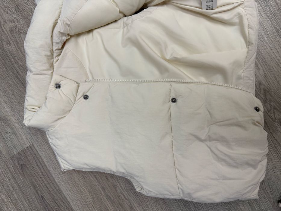 Жилетка на девочку  Zara водонепроникна 4-5 лет (107см)