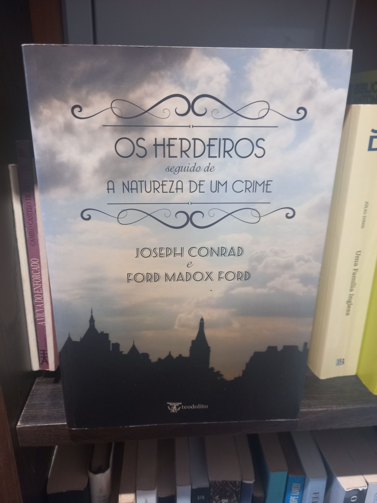 Os Herdeiros / A Natureza de um Crime