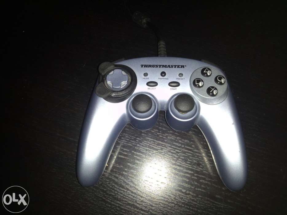 Comando Playstation e PC - Thrustmaster (JoyPad)