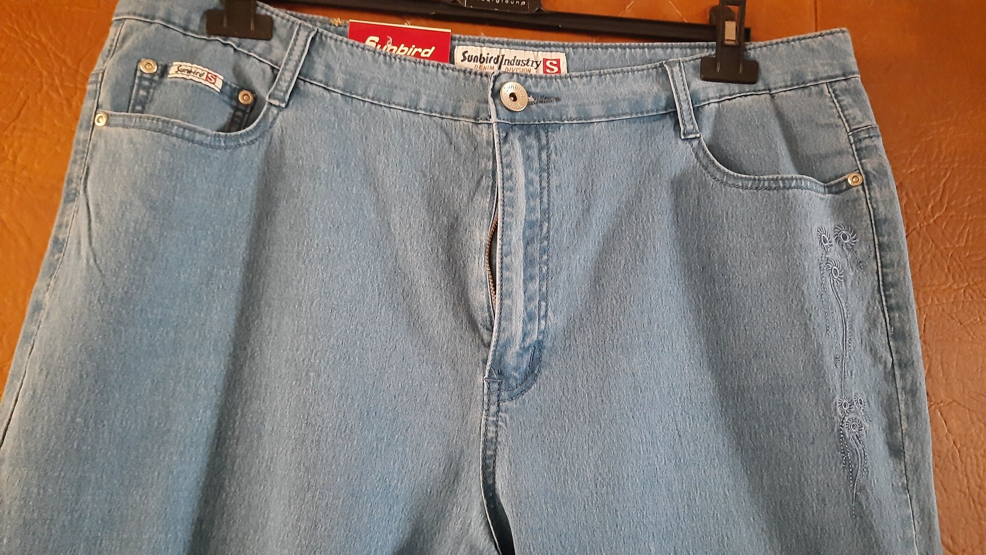 Spodnie damskie jeans z lykrą r 40 (wymiary pas 98, biodra 120 )