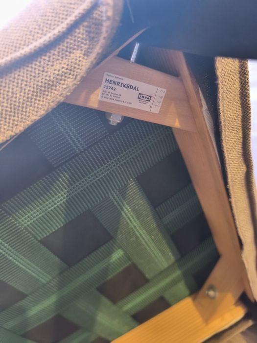 Mesa extensível Bjursta + 4 cadeiras Henriksdal