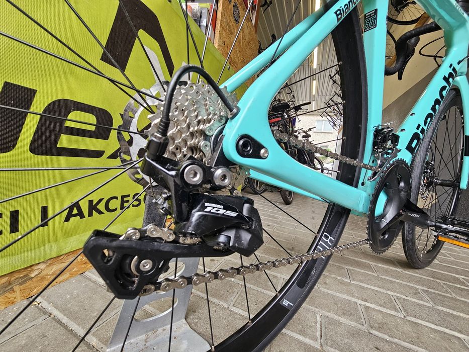 BIANCHI INFINITO XE Celesta rower szosowy Shimano 105 Disc rama 55