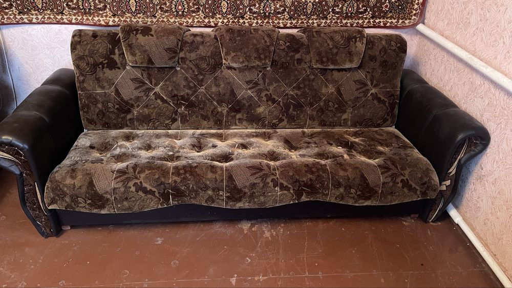 Диван и два кресла в комплекте