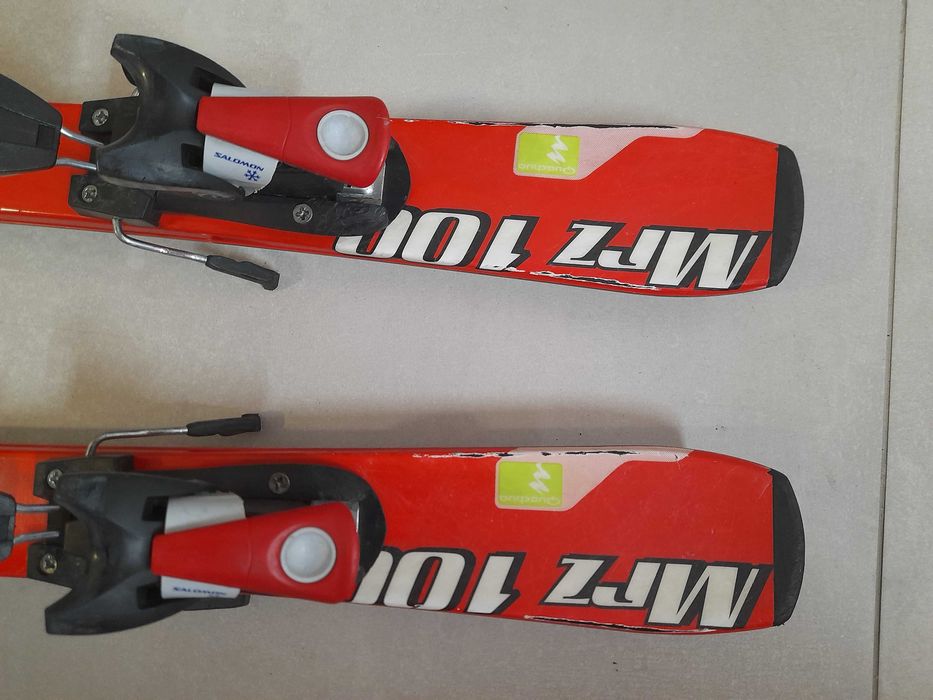 VENDO SKIS de criança Quechua (100 cm) - Só 60 eur