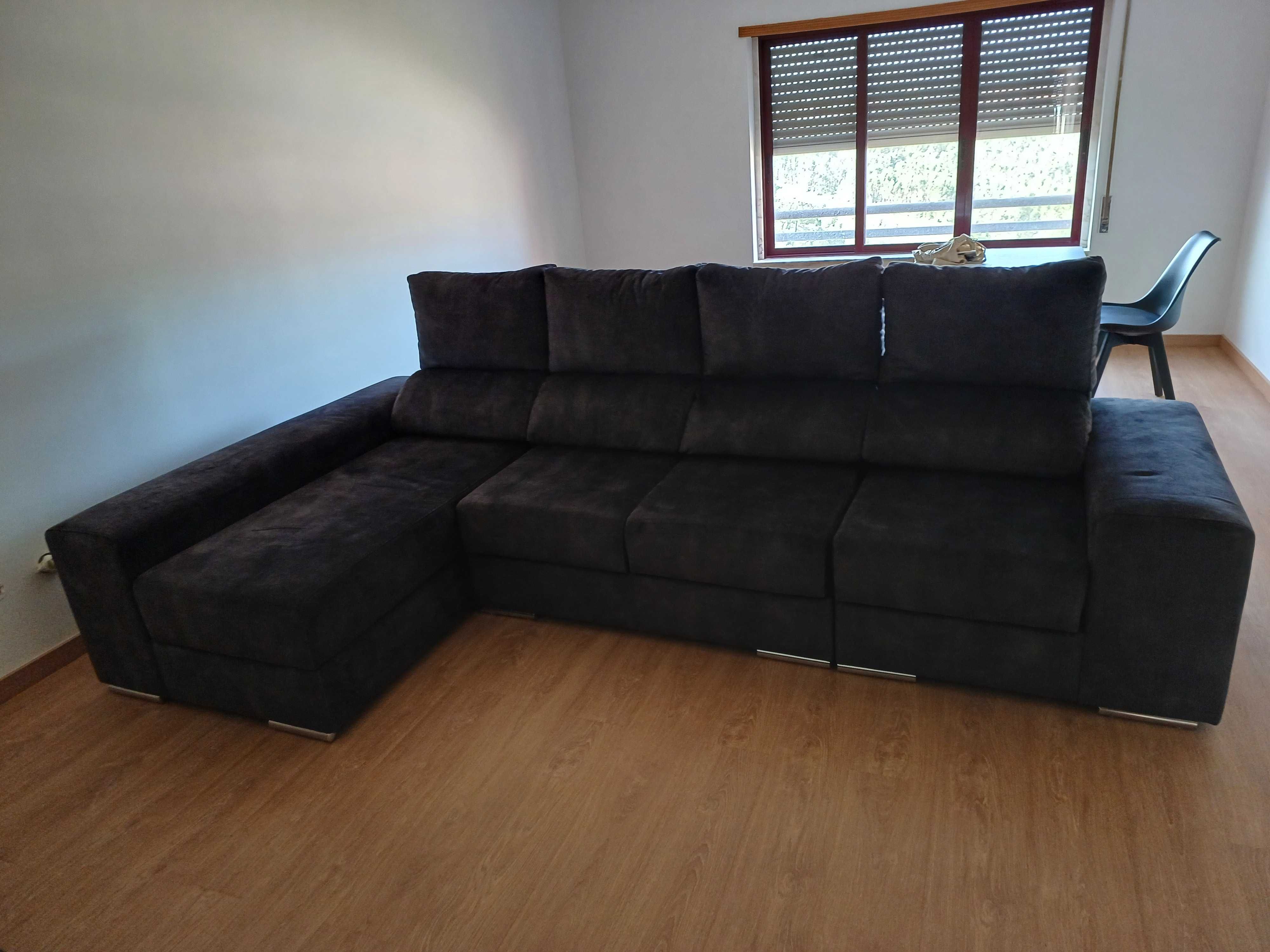 Sofá 3 lugares com Chaise Longue como novo