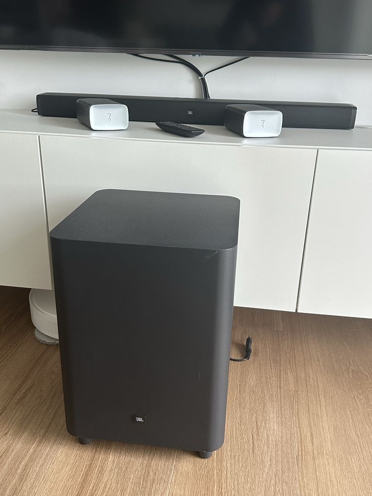 Soundbar JBL 5.1 + Subwoofer