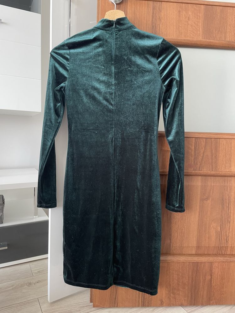 Welurowa zielona sukienka XS 34