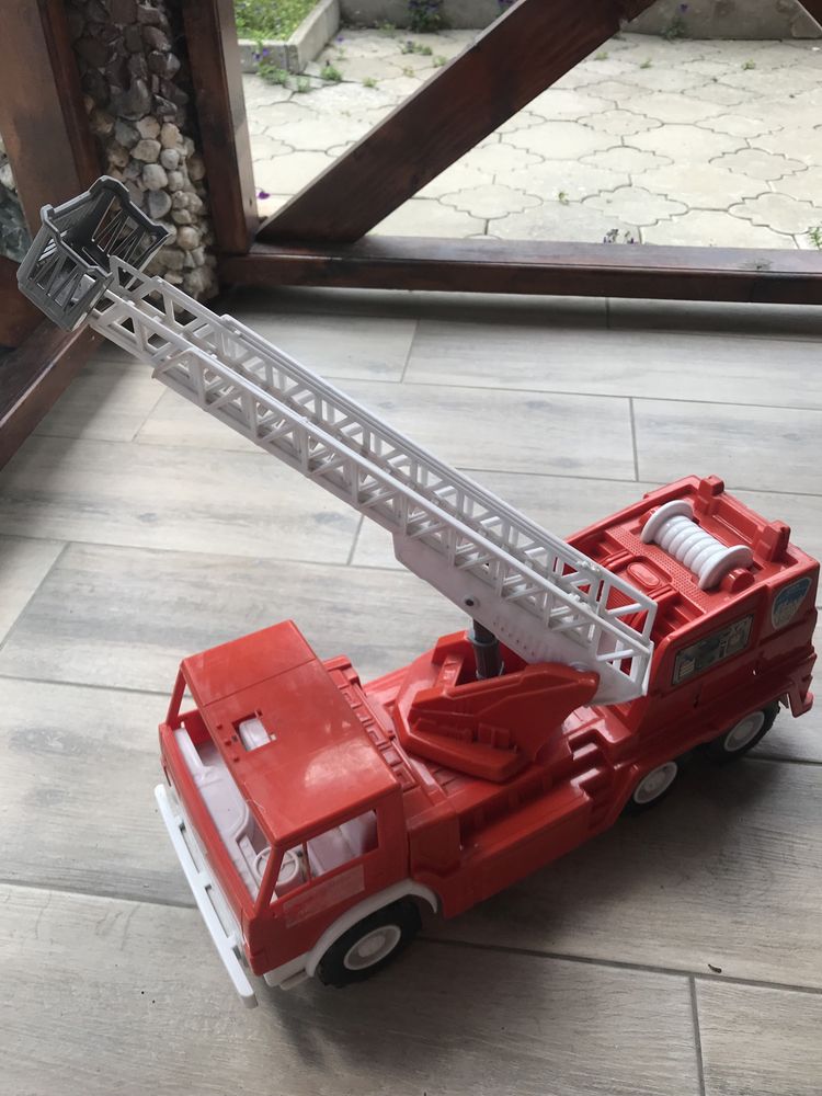 Машинка пожарна та   гра футбол, книга -пазли