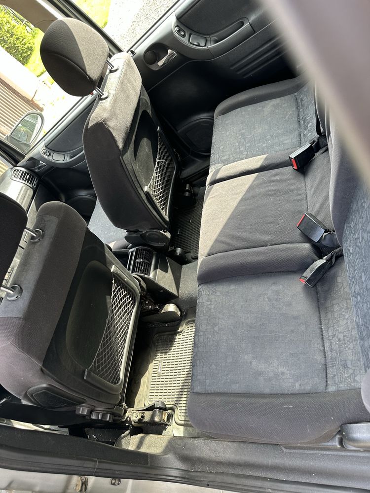 Opel Zafira A 2002r. 2.2dti