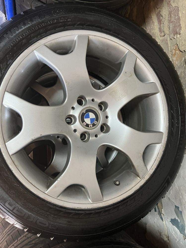 Диски R-19 на BMW X5 E53 с резиной летней