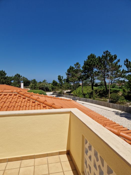 Arrenda-se andar moradia Praia del Rey. House for rent Praia del Rey