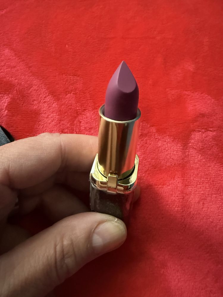 Pomadka Loreal, 471, kolor voodoo, nowa