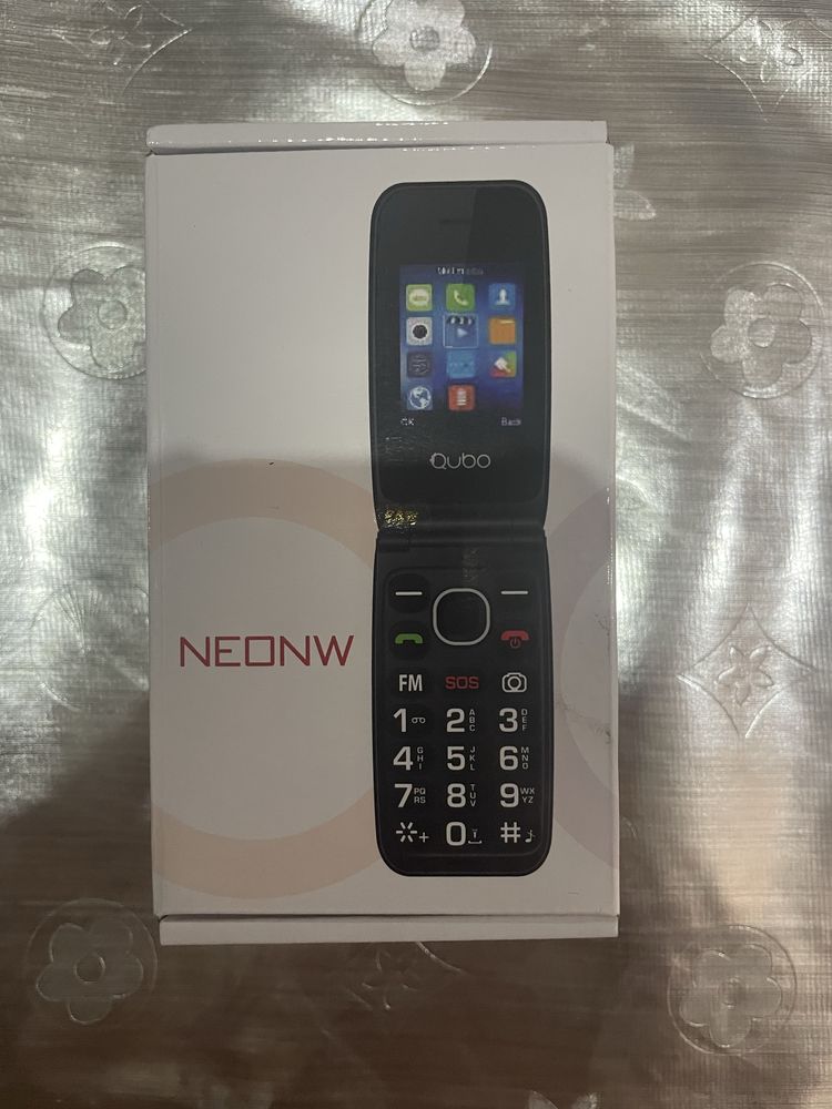 Telemovel Qubo NeonW Novo