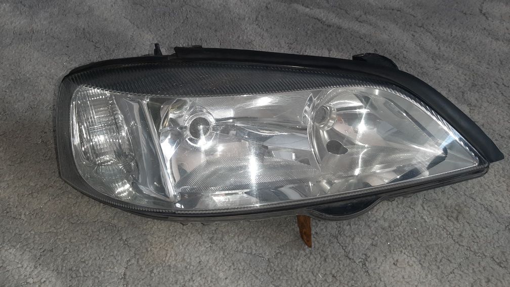 Lampa Opel Astra II Ładna