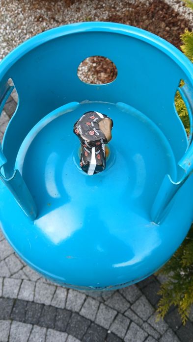 Pełna butla gazowa 33 kg propan 11 kg butan 30 kg instalacja