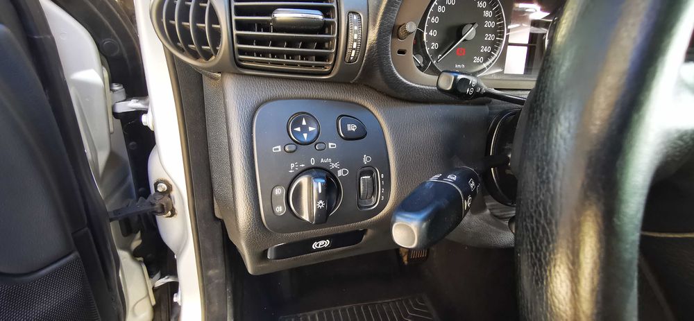 Mercedes-Benz C180 Sport Coupé Kompressor Classic Aut