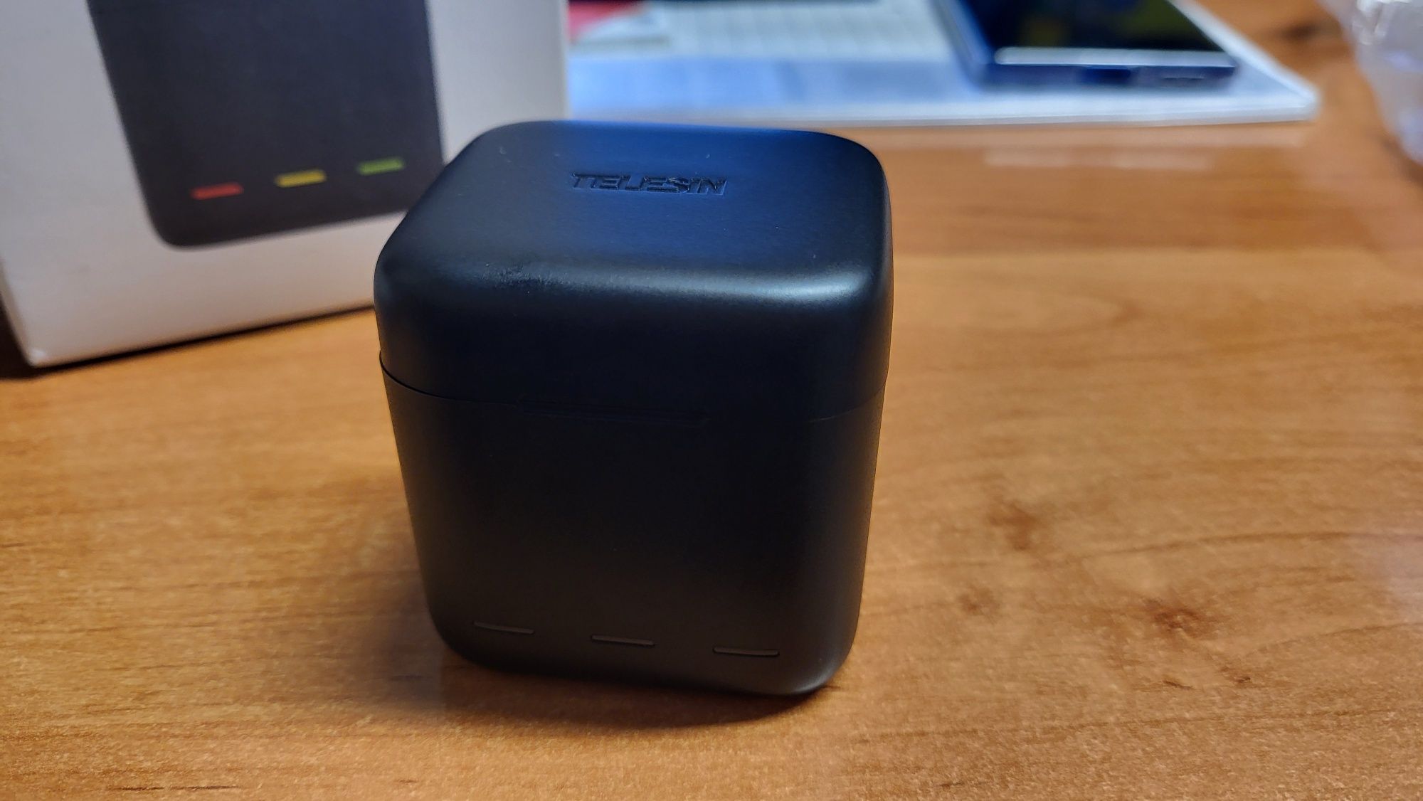 Ładowarka Telesin do baterii GoPro 9, 10, 11 i 12 3 kanałowa, nowa
