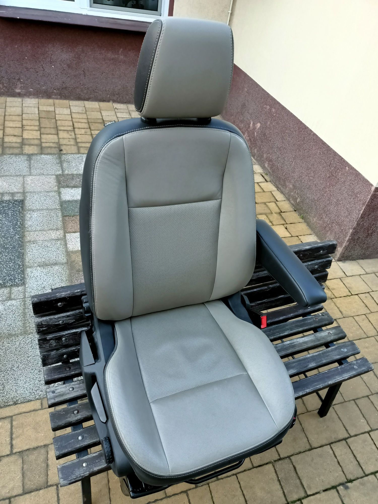 Ford Custom fotel