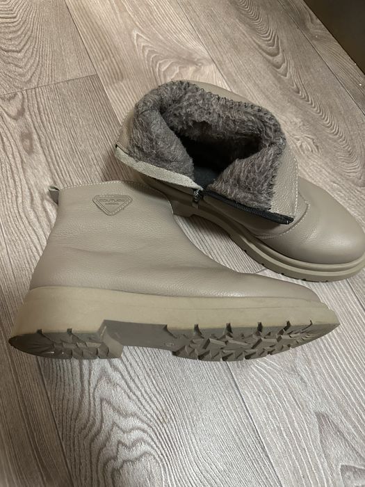 Зимове взуття 39 розмір