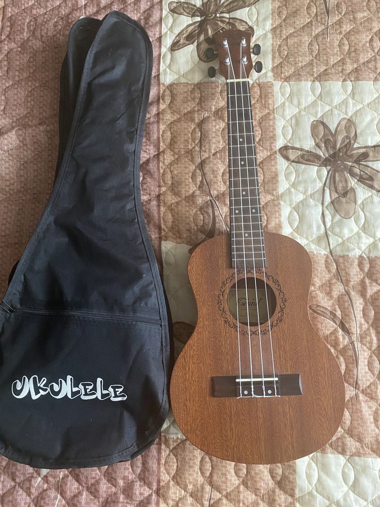 Укулеле(size 26).