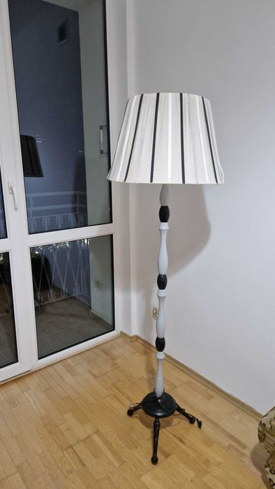 Lampa stojąca z abażurem do oddania za darmo [ZAREZERWOWANA]
