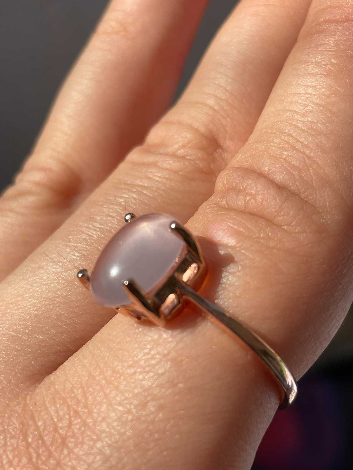 Серебряное кольцо с розовым кварцем. Размер 18.25