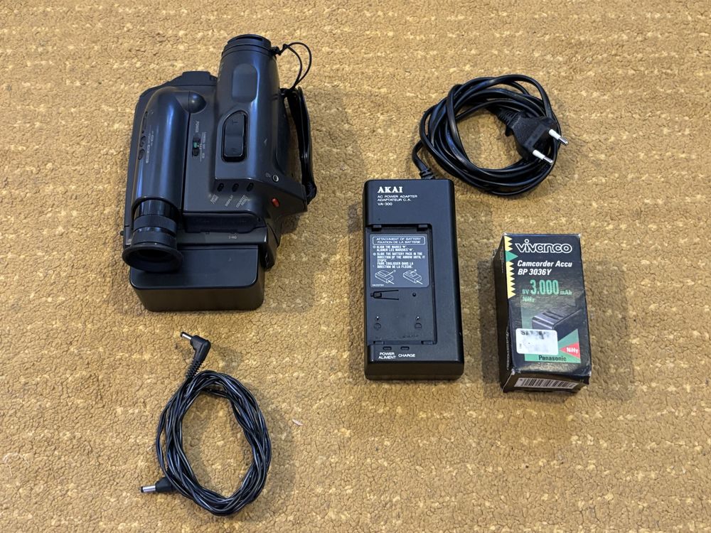 Akai PV-M2