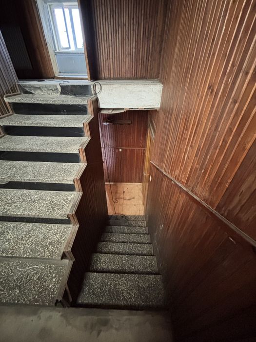 Dom z potencjalem 195m, dzialka 15.7 ar, pomieszczenia gospodarcze.