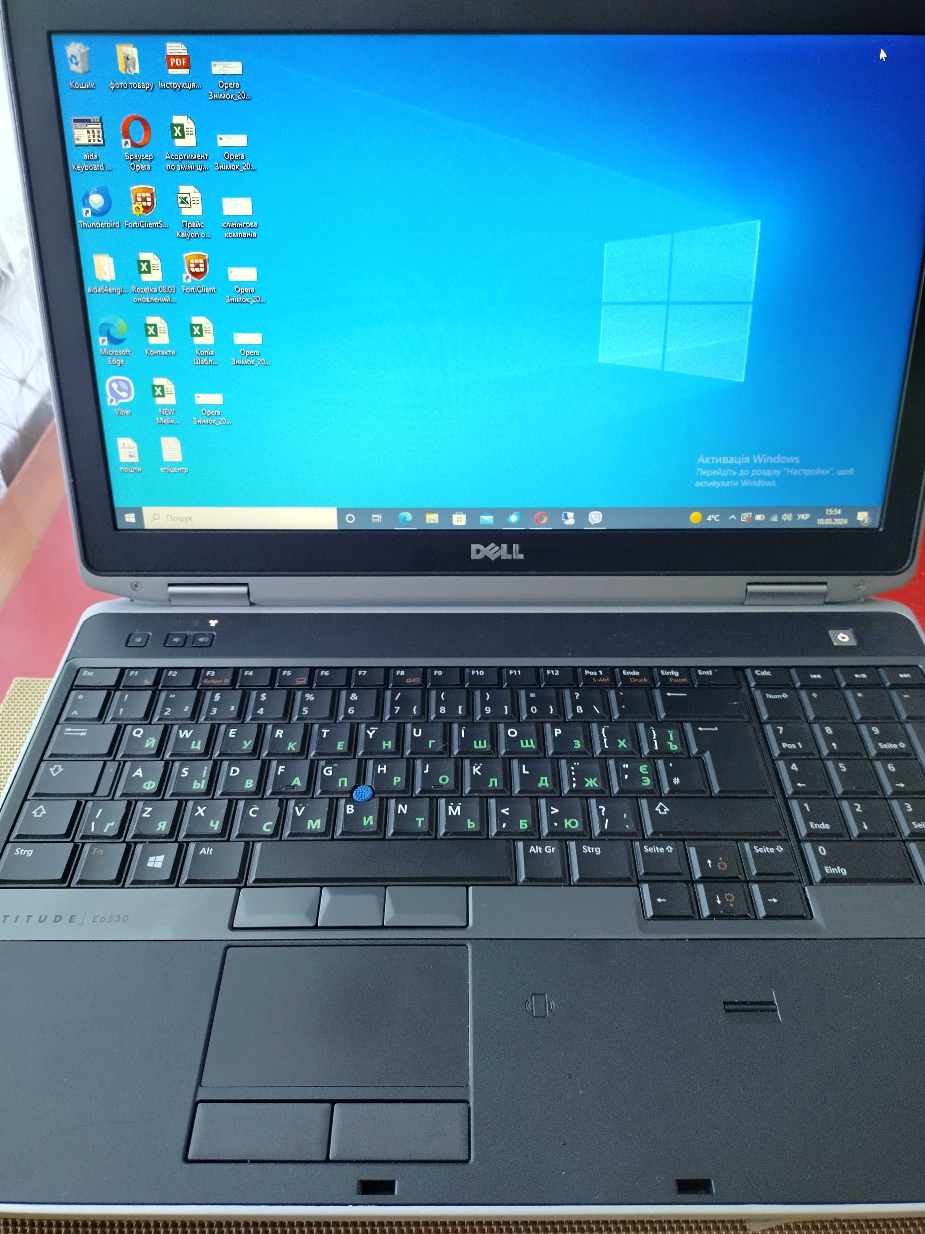 Dell  класний ноутбук для роботи або навчання