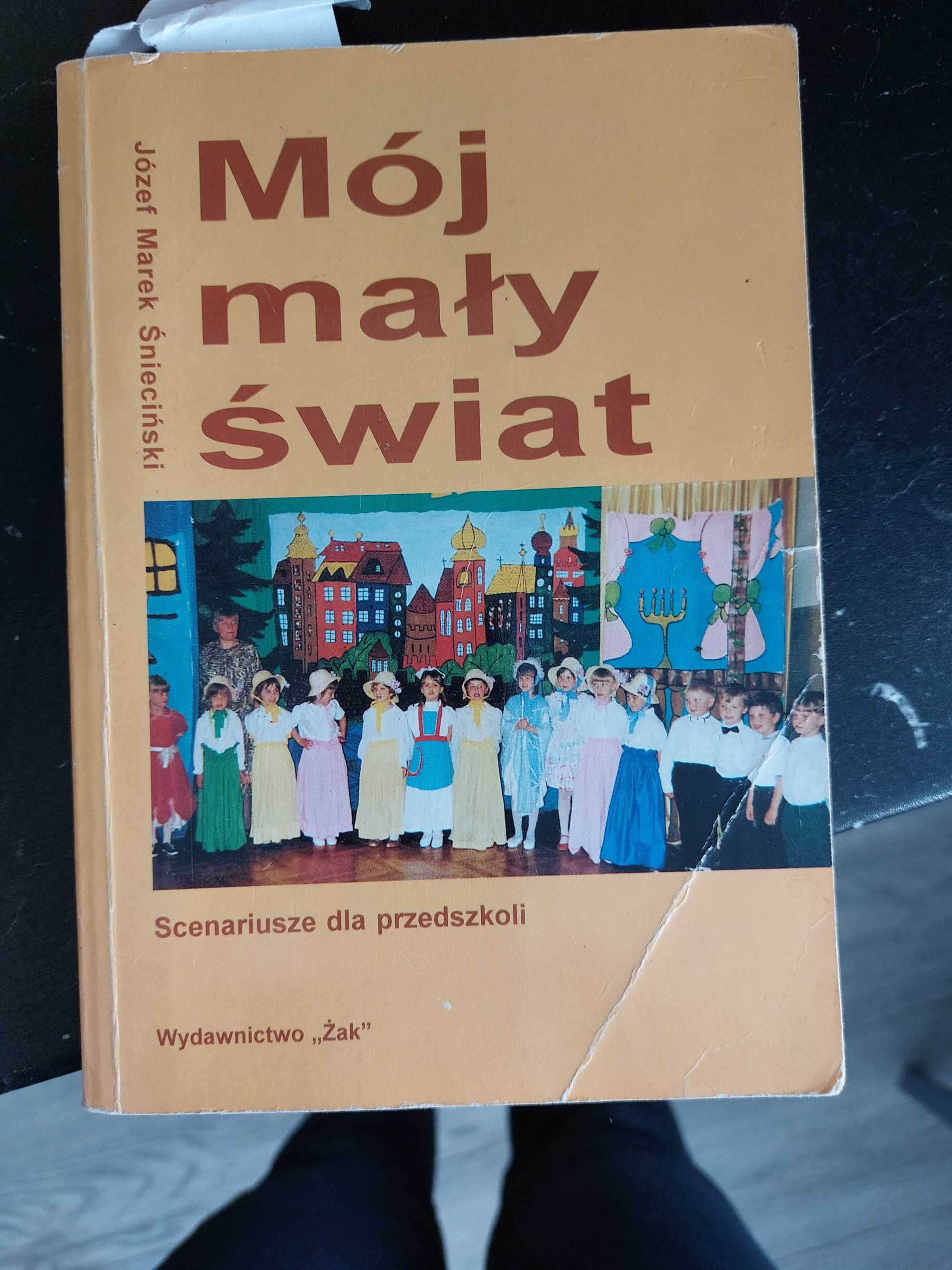 Moj mały  świat,  Przedszkolakna scenie, Wyczaryje kwiatek