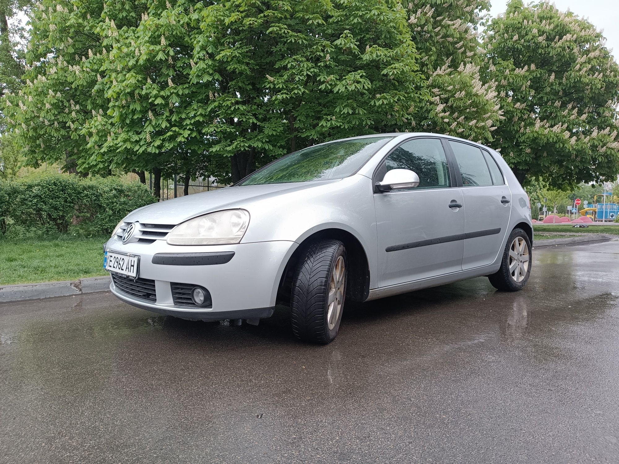 Volkswagen Golf 5 1.6 л 2004 р