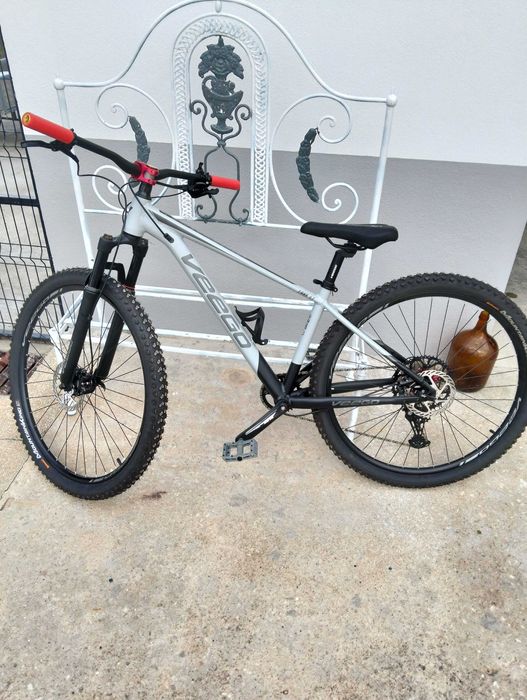 Bicicletas novas estrada e BTT