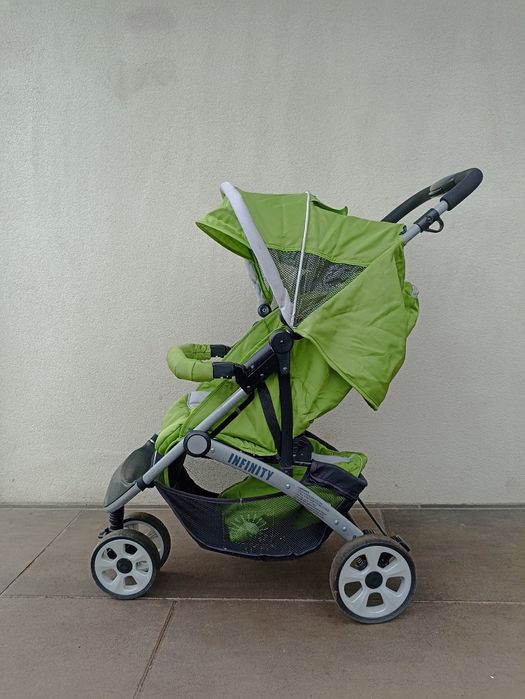 Wózek spacerowy Infiniti Quatro