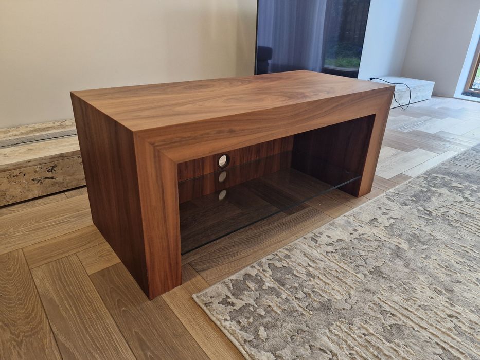 Stolik pod telwizor