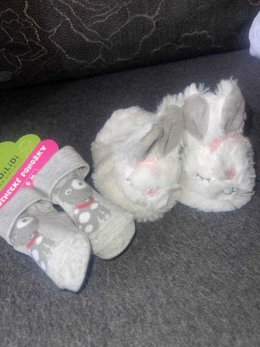 Чудовий дитячий набір капці+шкарпетки Pepco18-19 cм 6-12 м