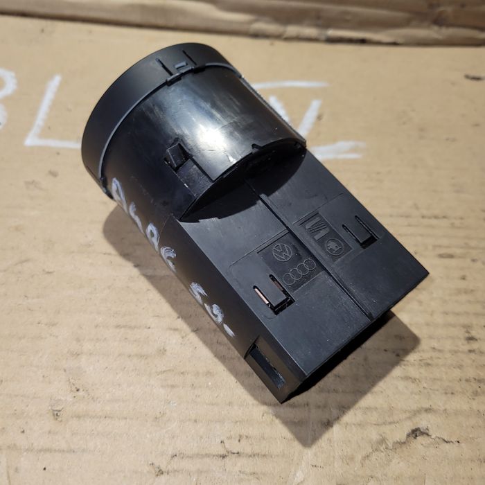 Włącznik przełącznik świateł audi a4 b6 2002r