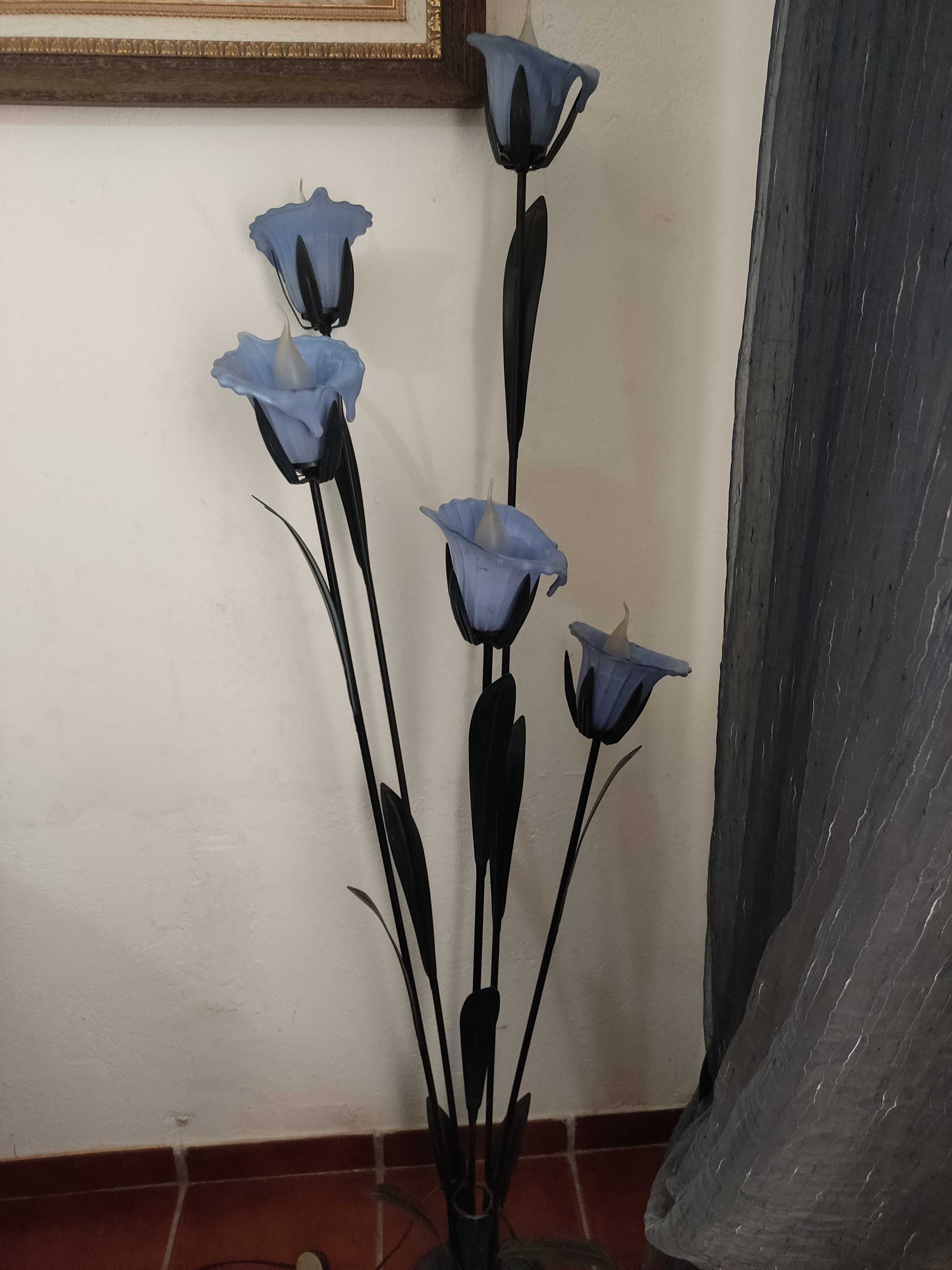Candeeiro de sala de pé