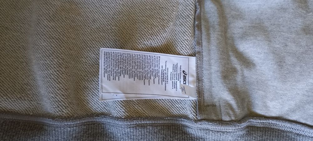 Жилетка безрукавка  Asics женская