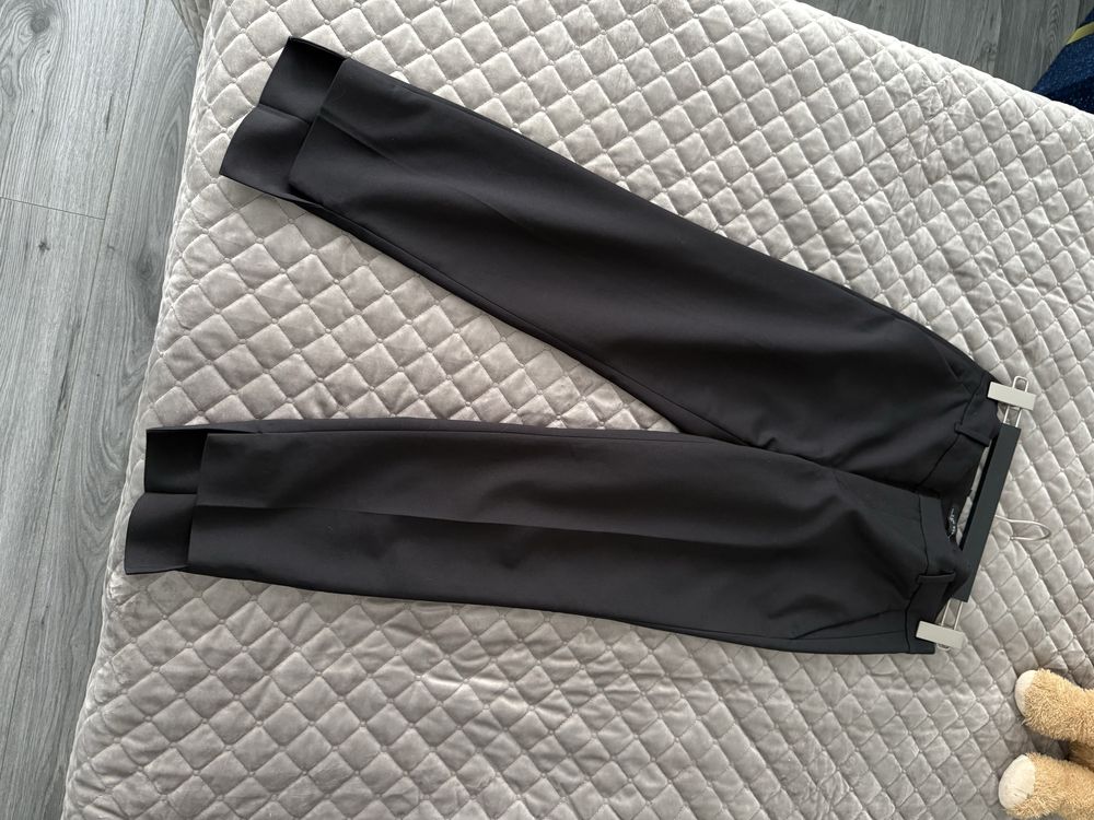 Чорні жіночі брюки Zara