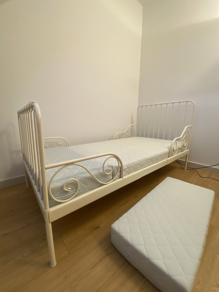 Łóżko białe metalowe Minnen Ikea plus materac