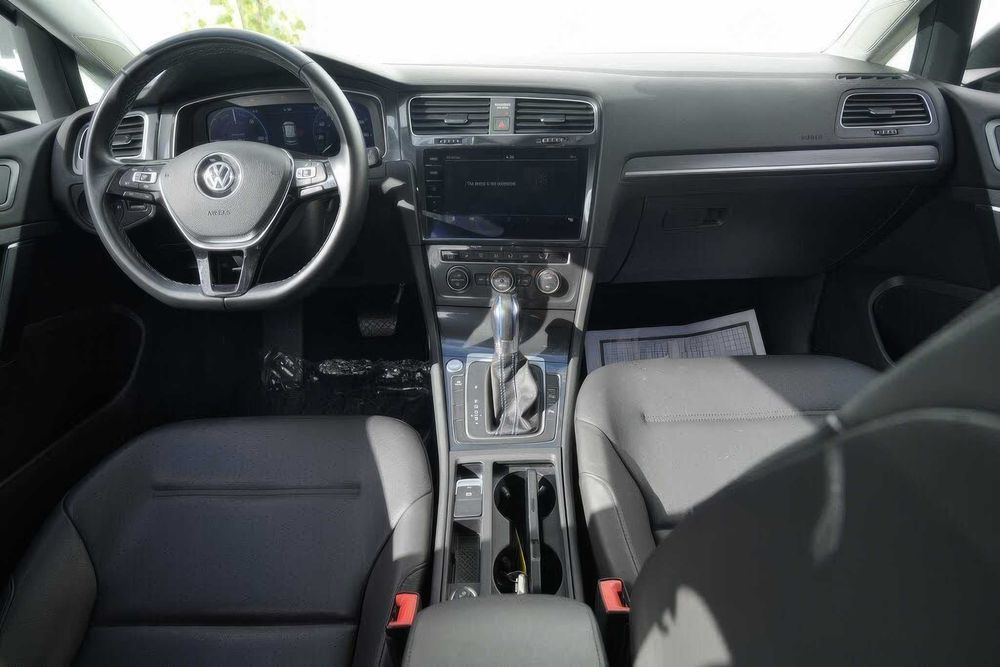 Volkswagen e-Golf SEL Premium      2019