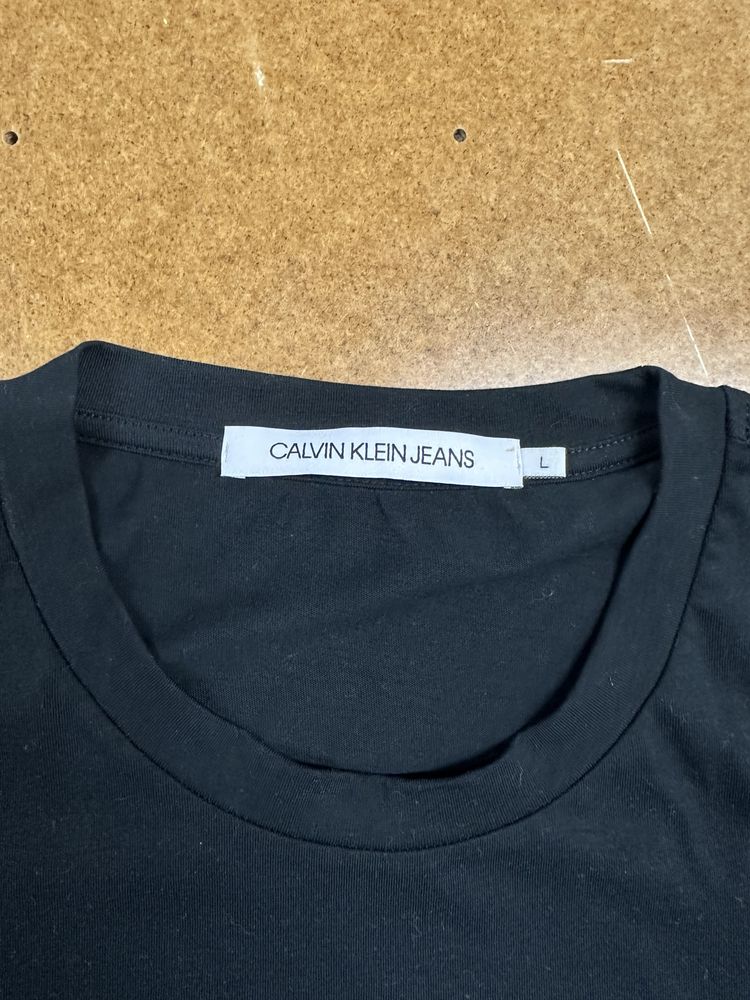 T-Shirt Calvin Klein Preta