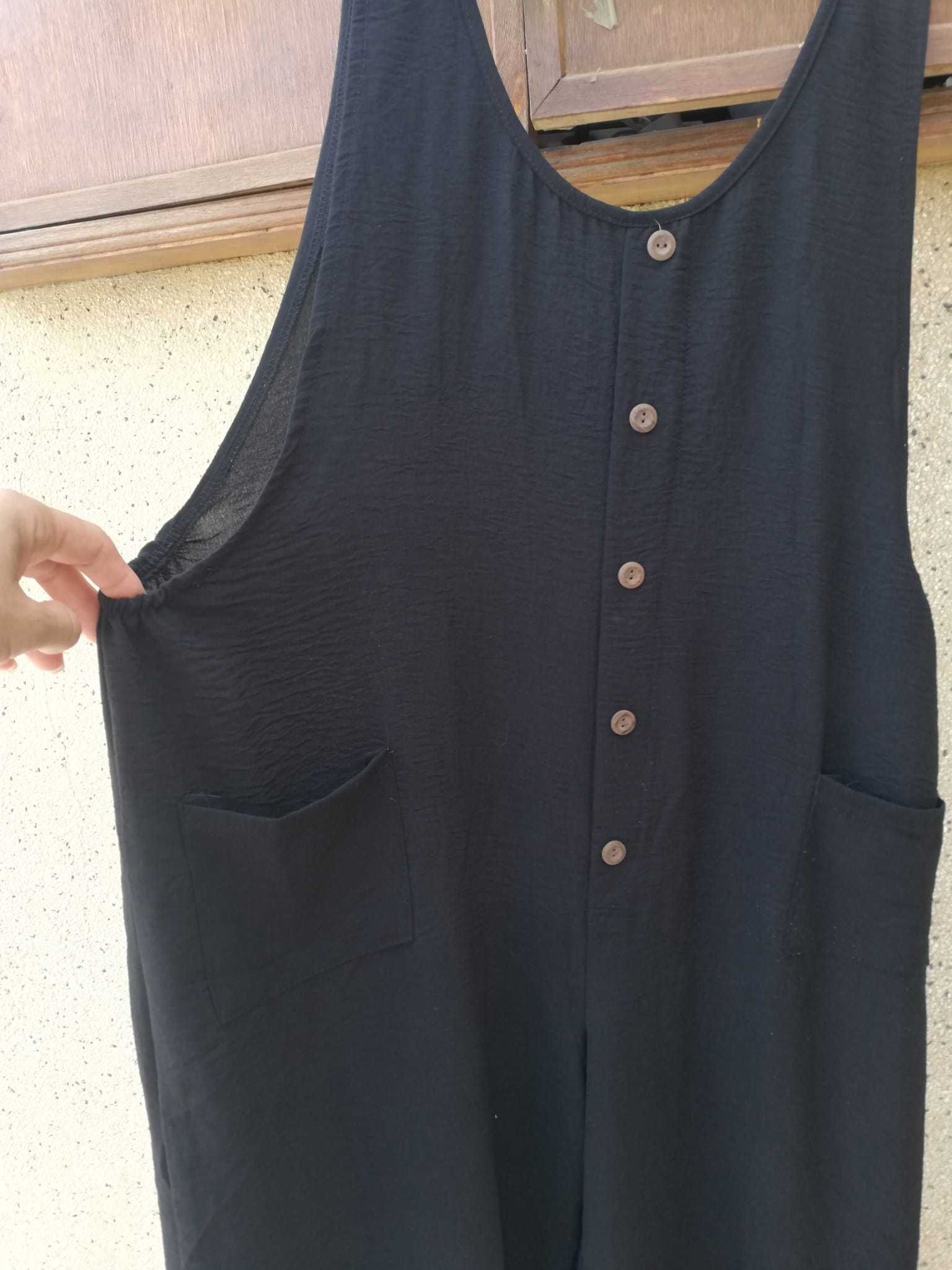 Macaco preto básico com bolsos